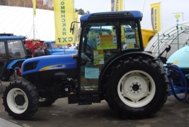 Трактор New Holland с подшипниками